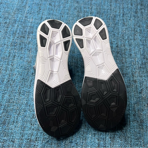 Nike Zoom Fly Floral Sneakers in Pure Platinum - Picture 8 of 9